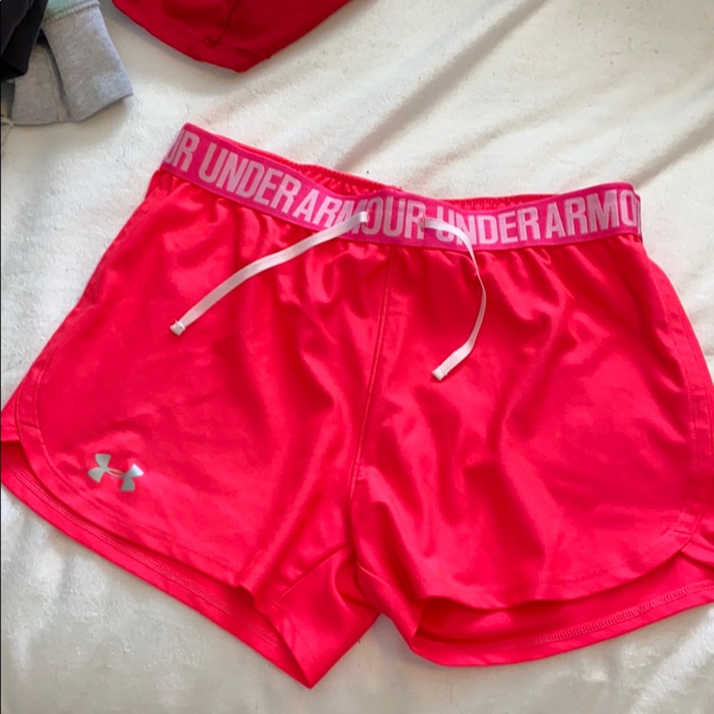 Under armour size small shorts